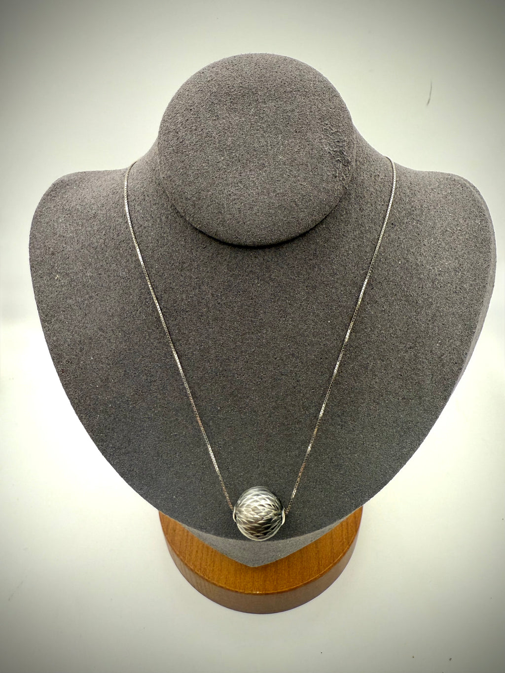 Dragon Scale Pearl Pendant