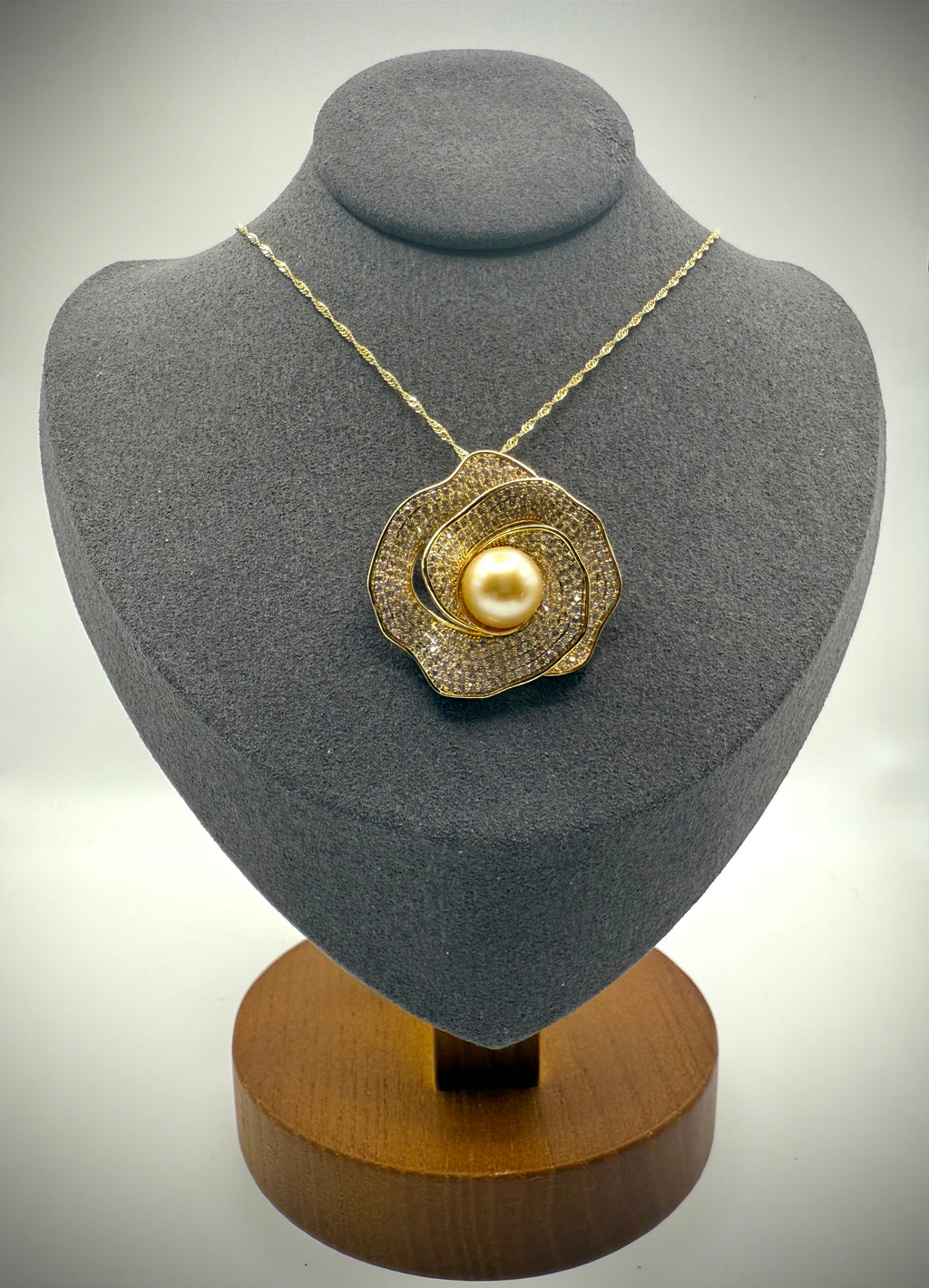 Flower Brooch - Pendant