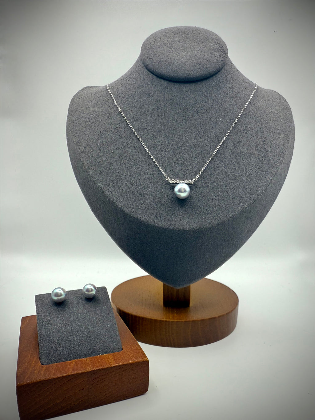 Madama Pearl Necklace