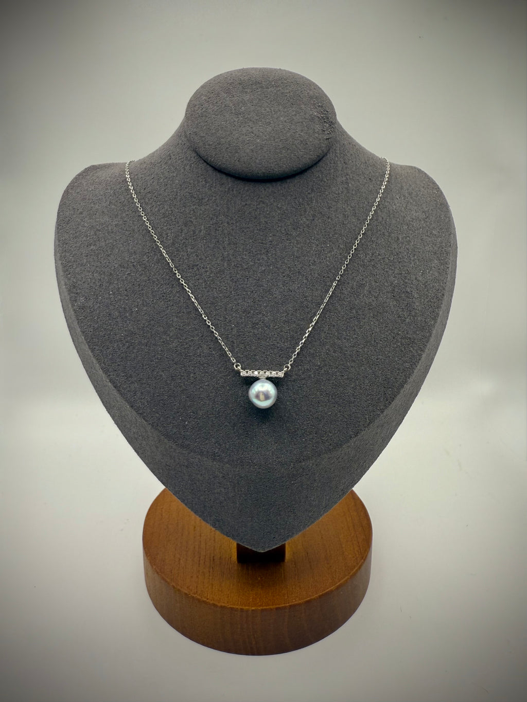 Madama Pearl Necklace
