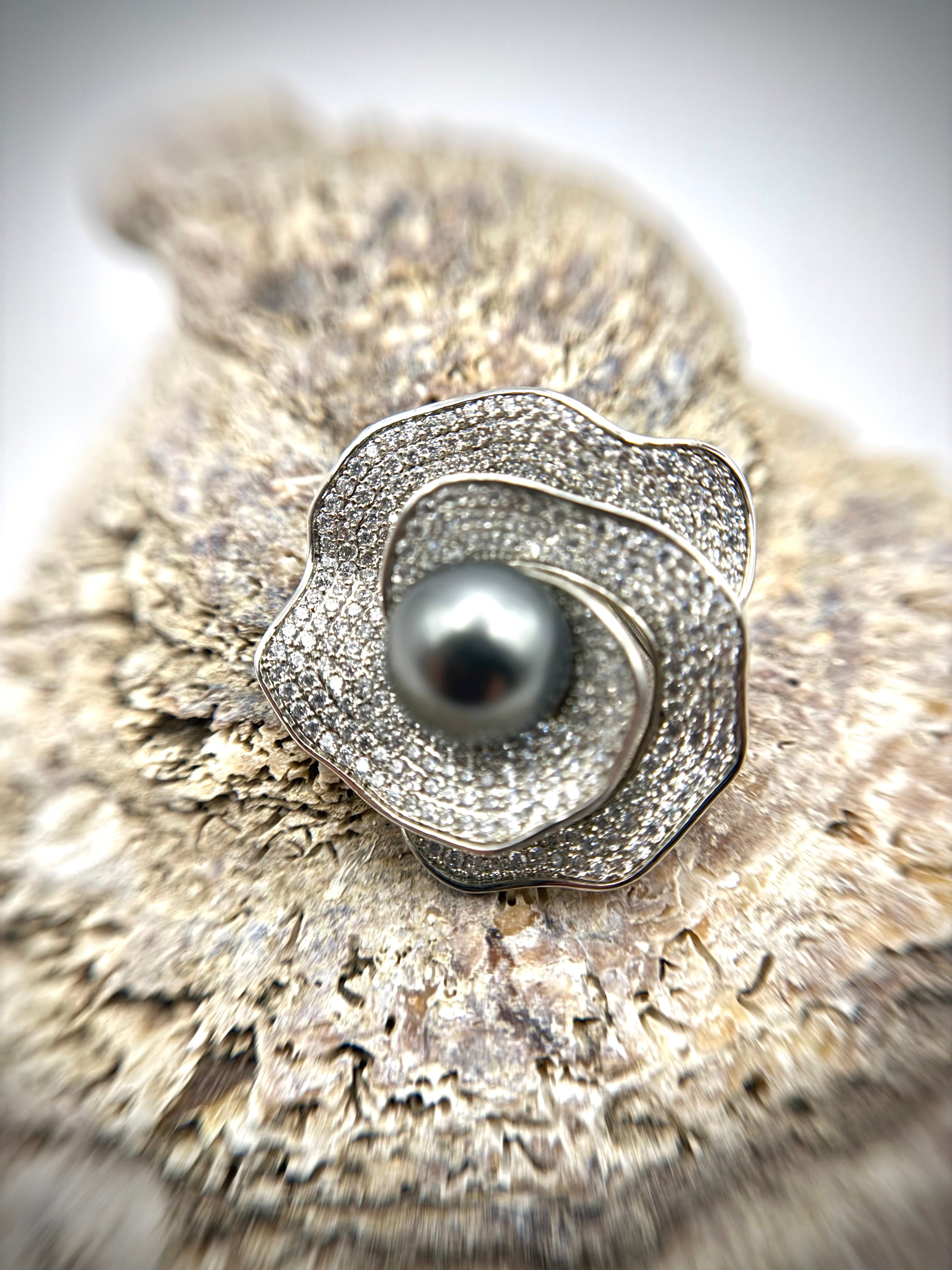 Flower Brooch - Pendant