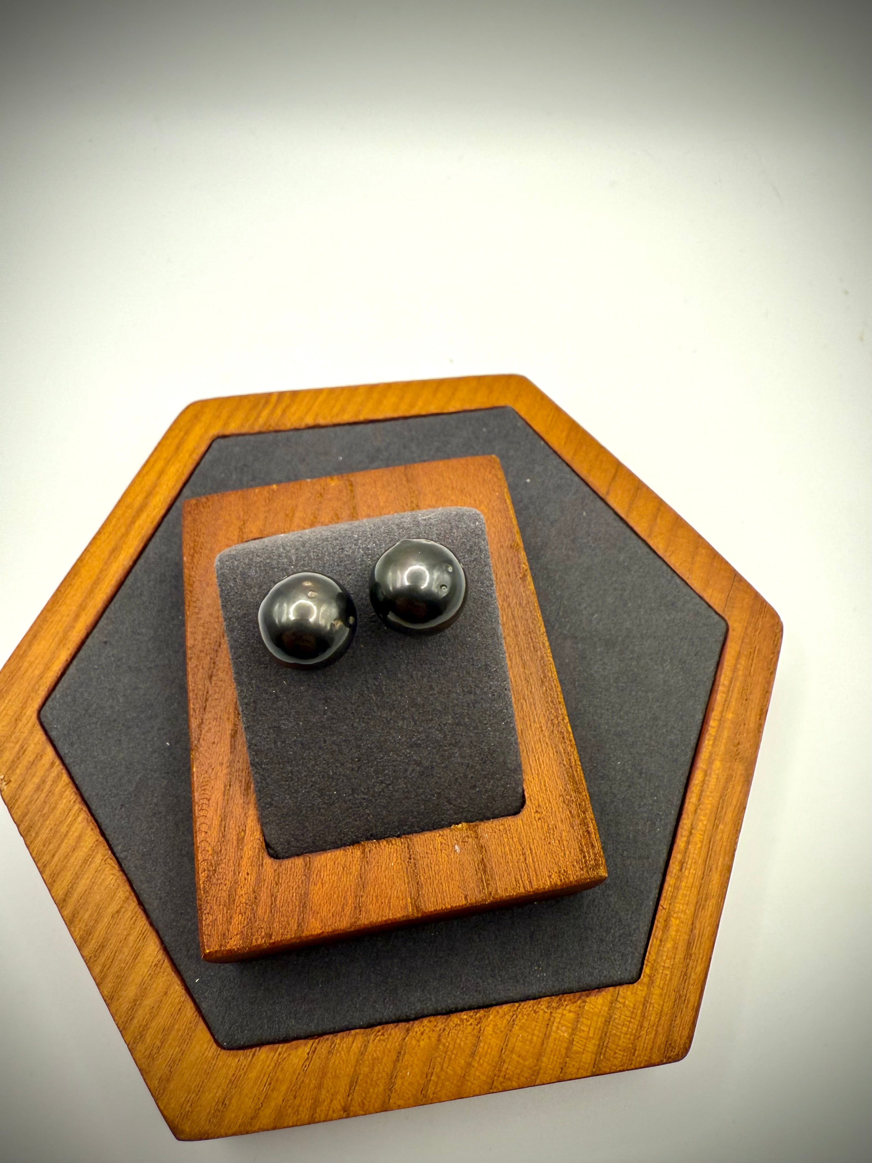 Piano Black Tahitian Pearl Stud Earrings