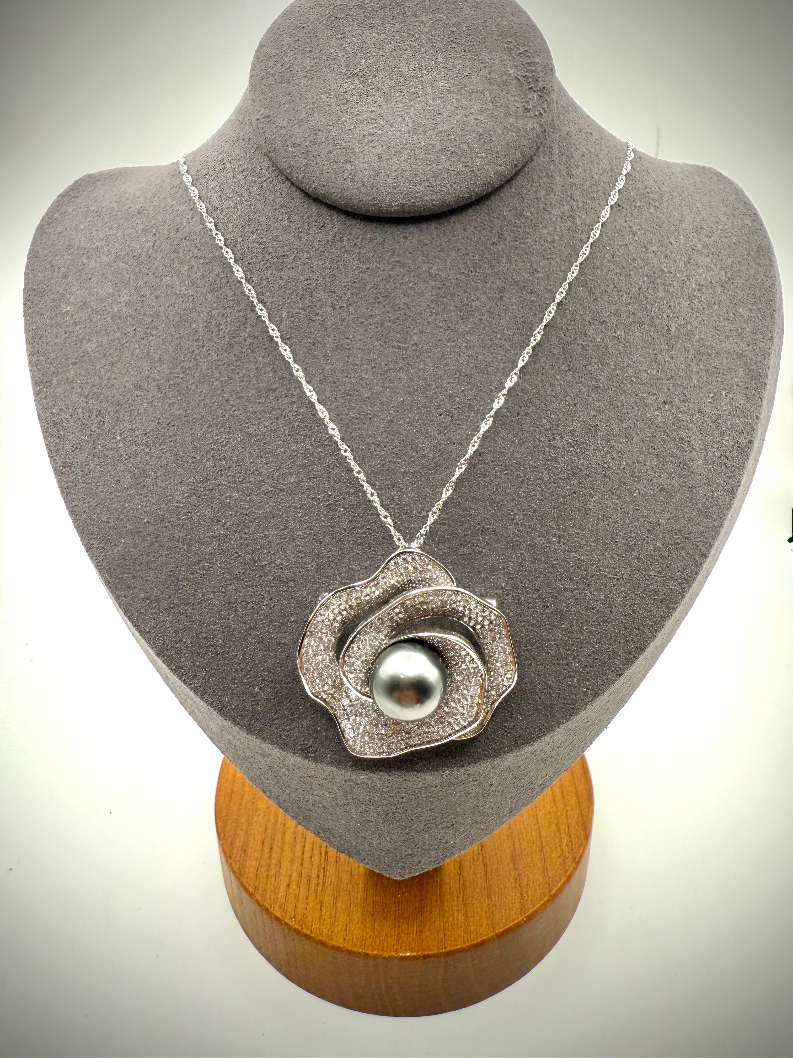 Flower Brooch - Pendant