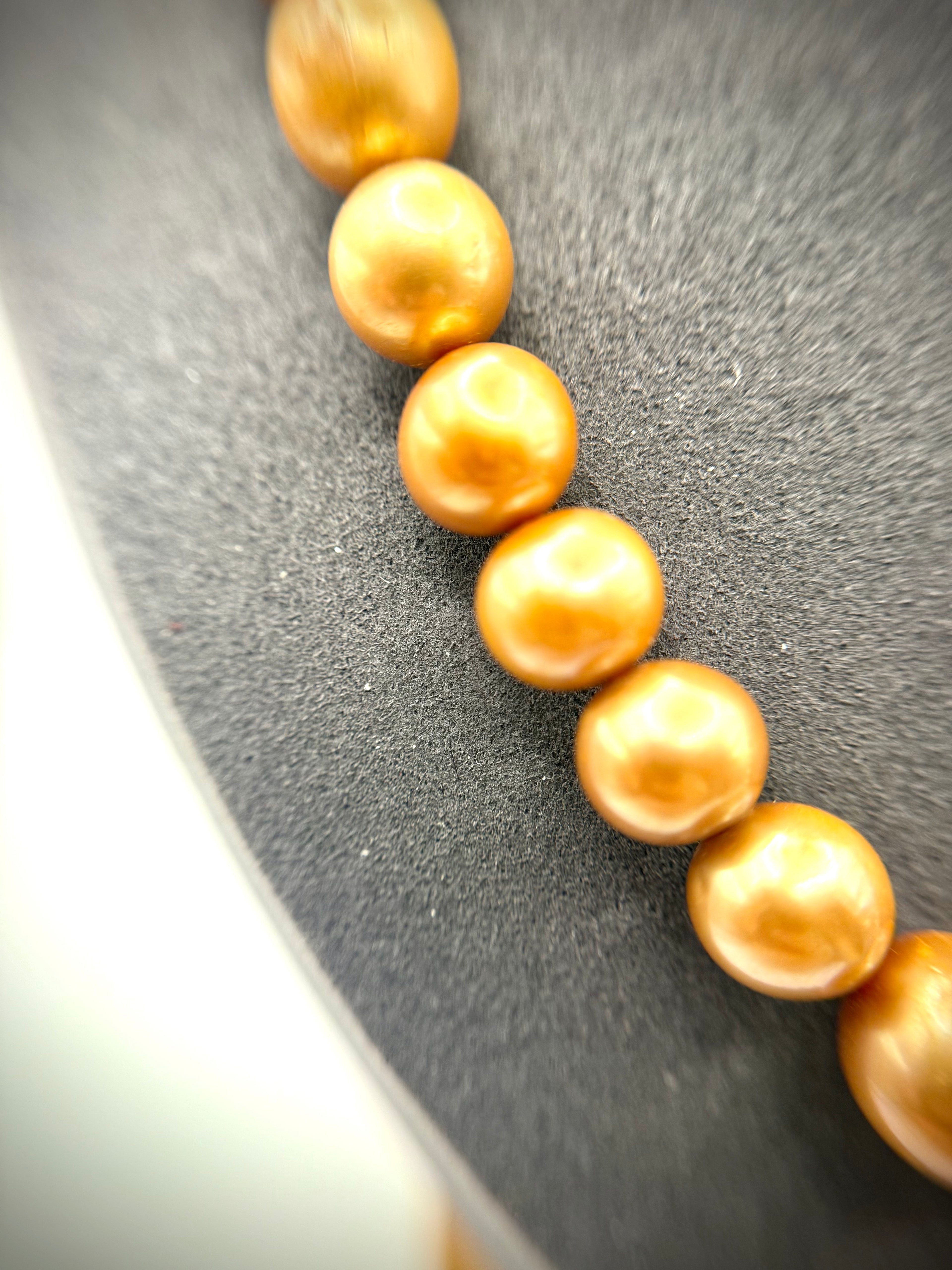 Rose Gold Pearl Necklace