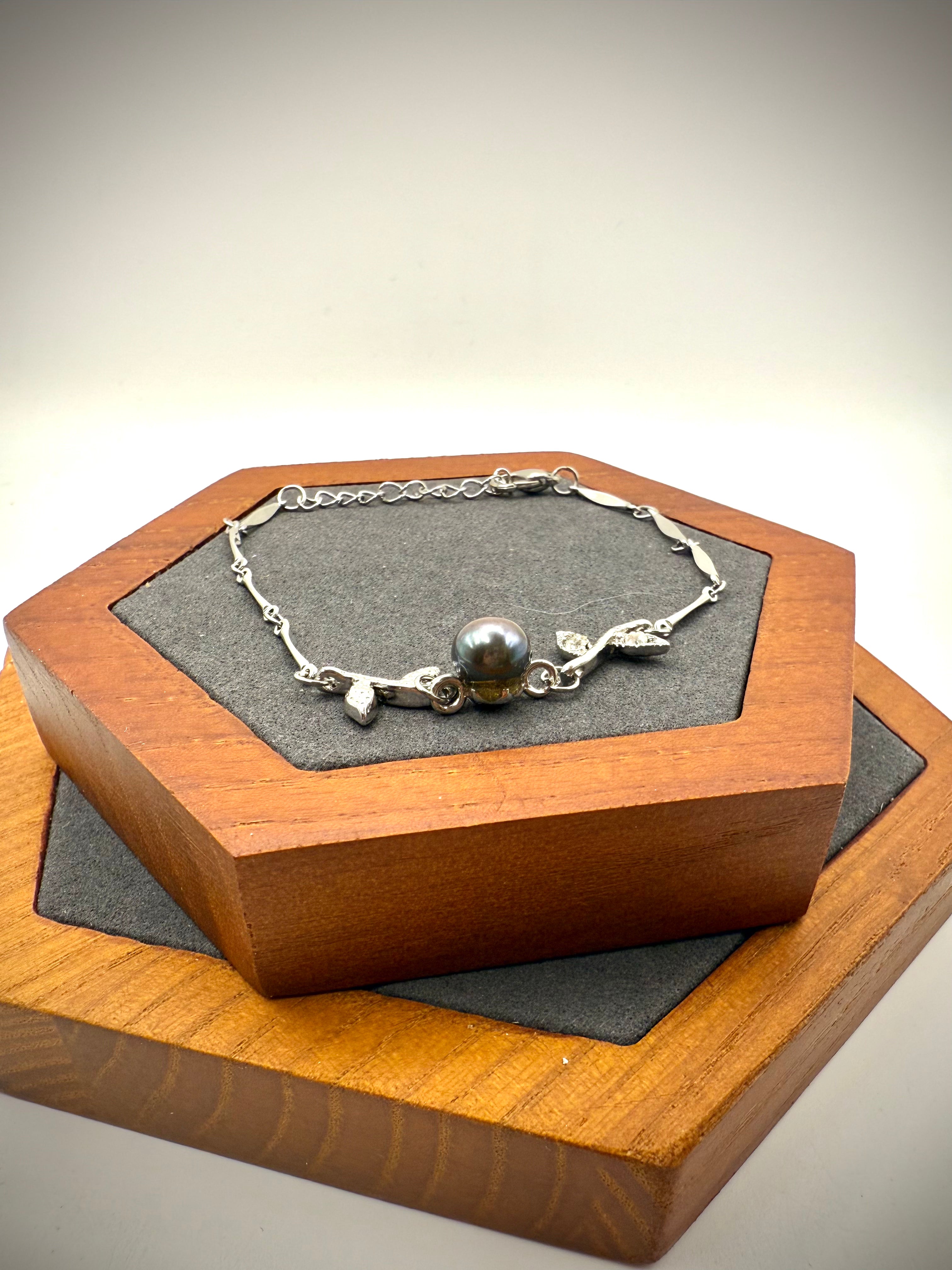 Peacock Freshwater Pearl Bracelet